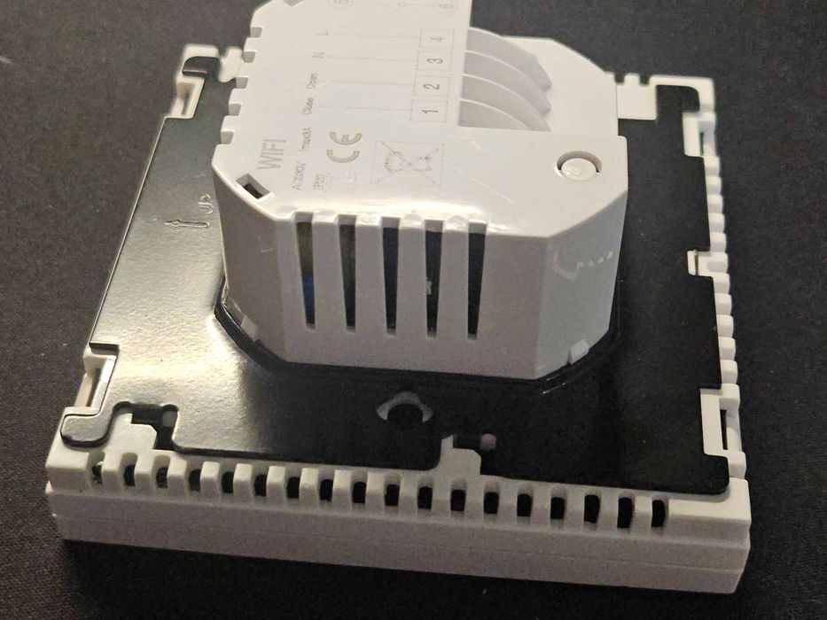 Termostat BEOK BOT-313 WiFi-BL bezpotencjałowy