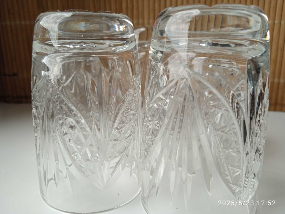 Рюмки, бокалы, стопки.
