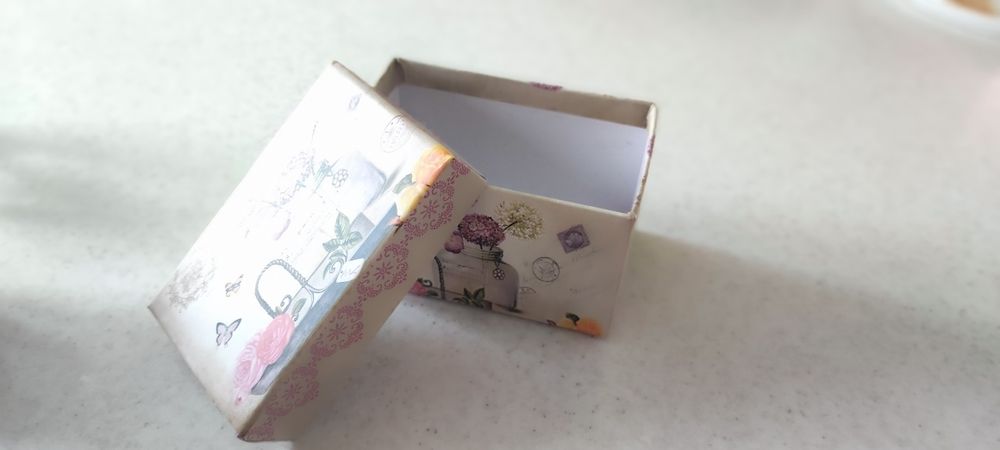 Подарункова коробочка НОВА