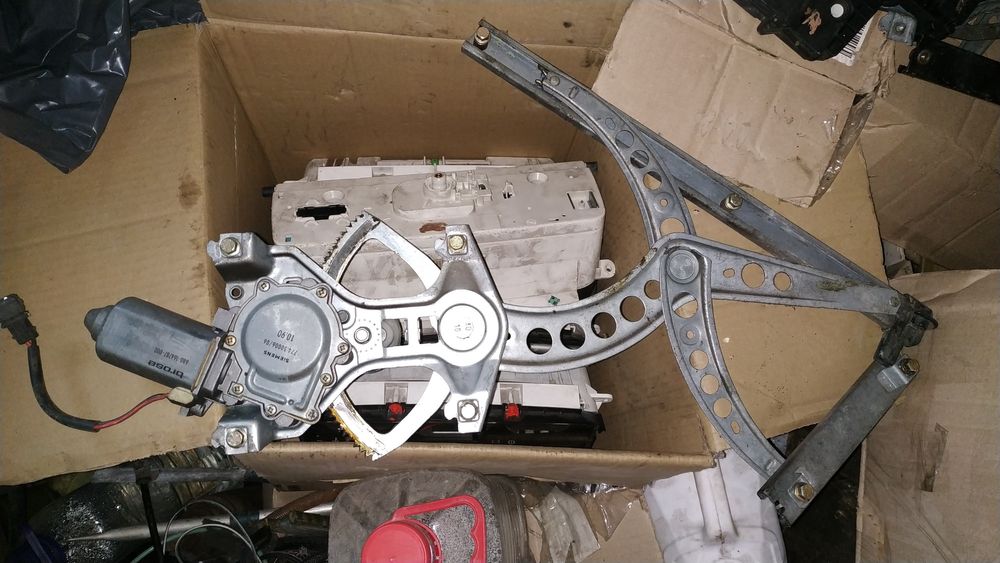 Склопідйомники электро,механіка б/в оригінал VW Т-4,Пассат Б3,Б4,Гольф