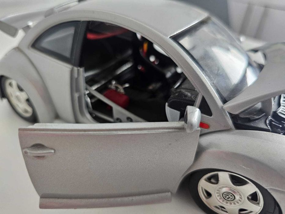 Bburago Italy 1/18 - Volkswagen New Beetle Cup (1999)