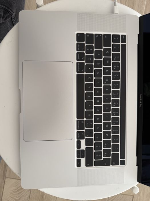 Macbook Pro 16 2019 A2141 i7 2,6 16GB 512GB SSD macOS Tahoe
