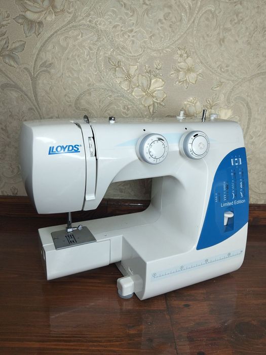 Швейна машинка Loyds (janome, singer, toyota)