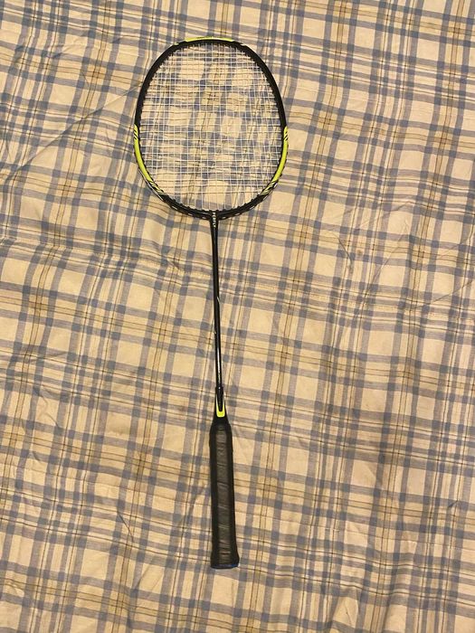 vendo raquete de badminton