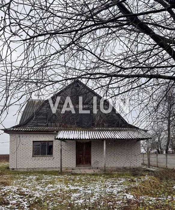 Продаж будинку с. Ставище, Житомирська обл., продаж землі.