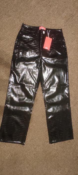 Spodnie z eco skóry