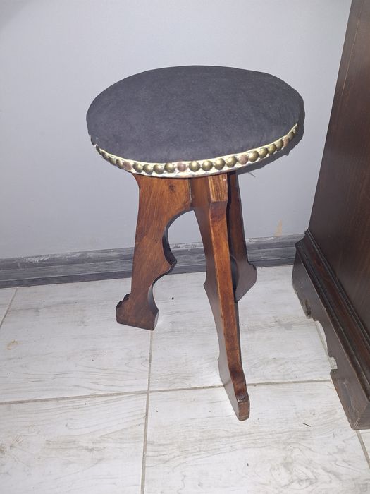 Taboret w stylu rustikalnym