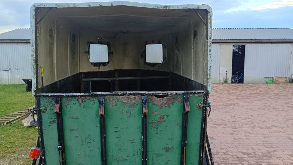 Przyczepa konna na 2 sztuki