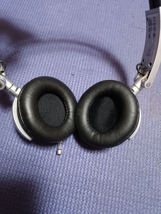 Наушники Plantronics P590.
