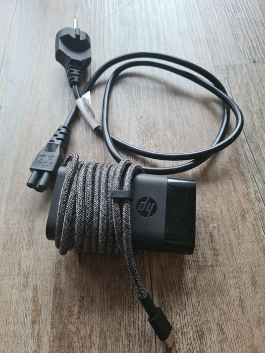 Ładowarka zasilacz  HP  usb c 65 W do laptopa kompaktowe wymiary