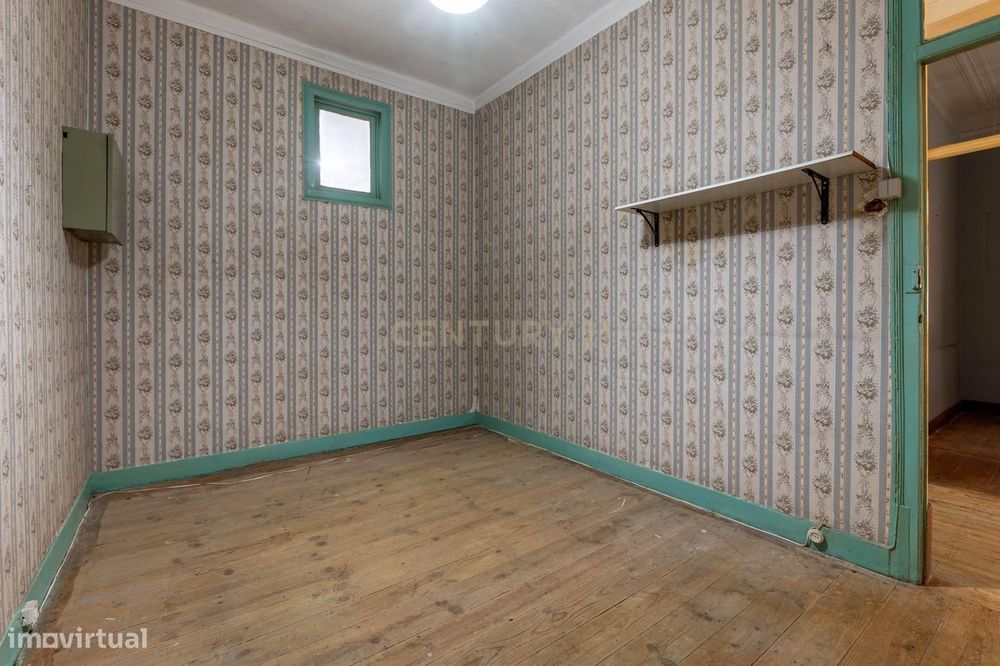 Charme Clássico | 185 m² | Varanda | Estrela - Lisboa