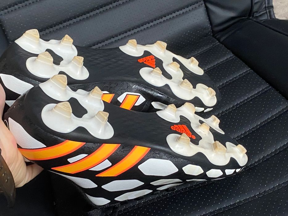 Adidas Predator 37 (23cm) buty piłkarskie korki