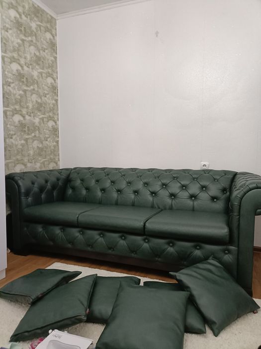 Продам коданый диван Честер тройка