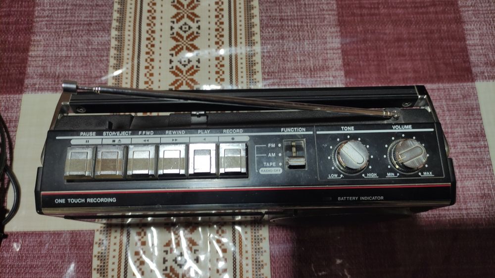 Аудіо касетний магнітофон sanyo