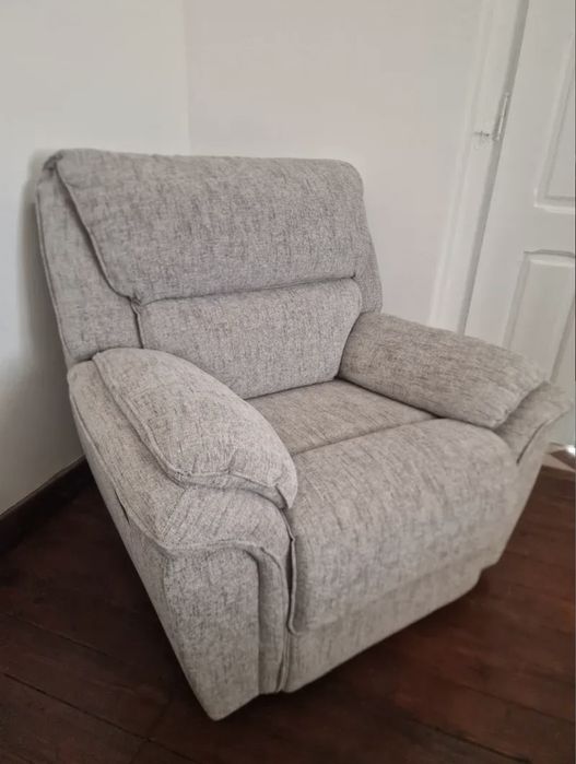 Poltrona reclinável cinza