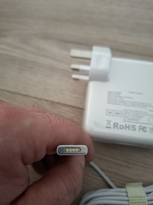 Ładowarka do macbooka