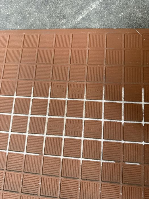 Pavimento cerâmico antiderrapante