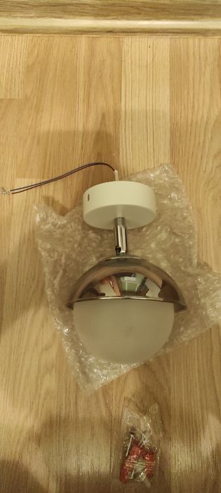 Пара светильников для кретивного освещения квартиры