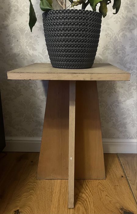 Drewniany kwietnik 46 cm wysokości