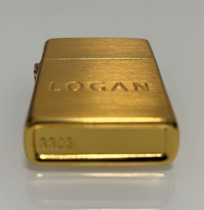 Isqueiro estilo Zippo “Logan” -  Edição Dourada (sem gás)