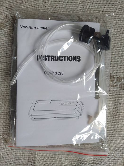 Вакуумний пакувальник (вакууматор) P-290A чорний