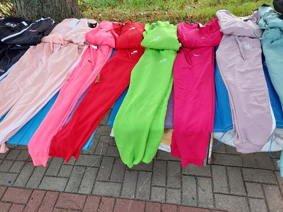 Damskie dresy bawełniane.  S. L.XL