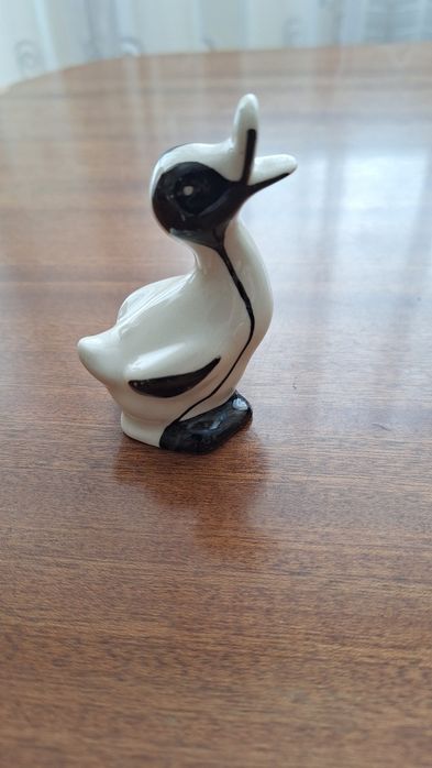 Figurka Kaczka stara porcelana ĆMIELÓW XX wiek lata 50-te