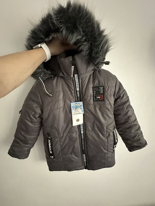 Зимова куртка на хлопчика 104 розмір