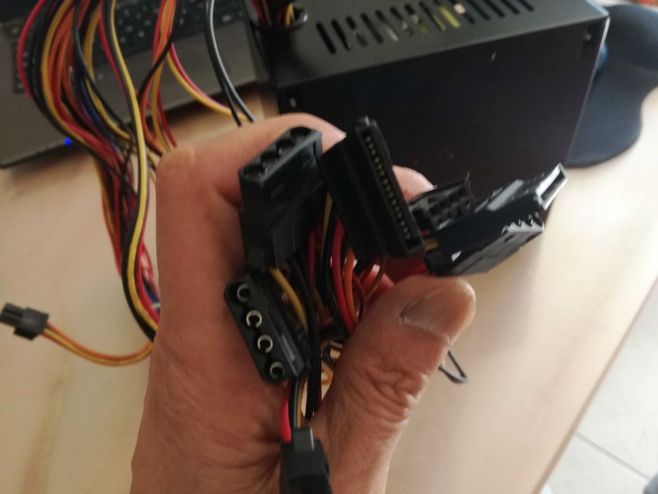 Fonte de alimentação computador