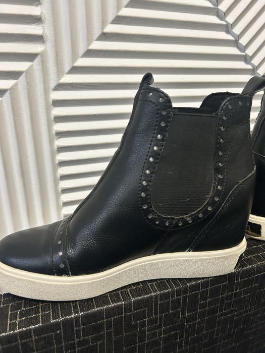 Кеды на танкетке Guess