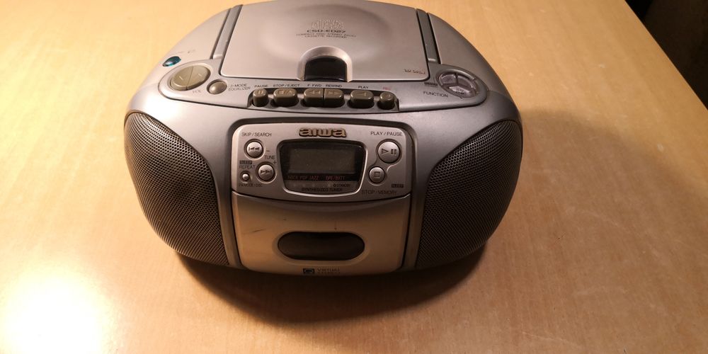 Radio AIWA portátil