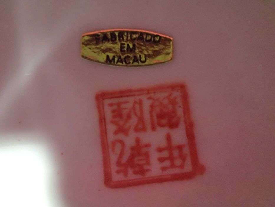 Pote com tampa porcelana Macau