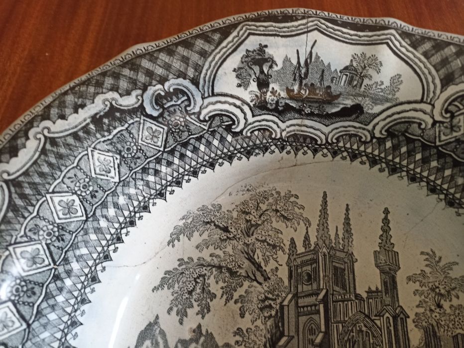 Bacia Sacavém século XIX motivo Vaquinhas