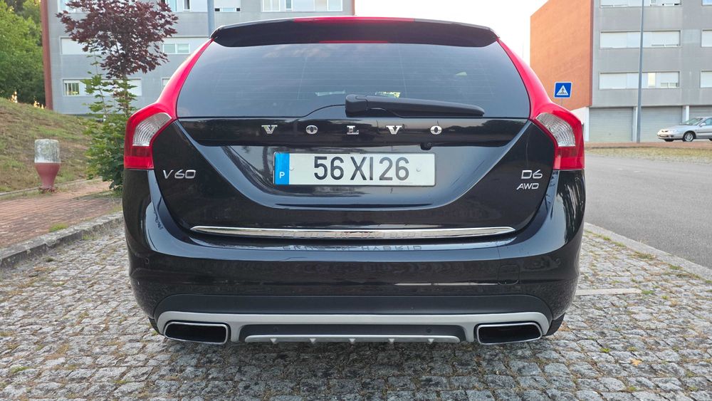 Volvo V60 D6 2.4 Plug-In Hybrid Summum – Full Extras – Estado Impecável