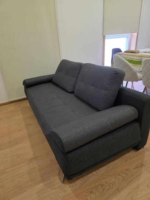 Sofá cama Conforama cinza e negro