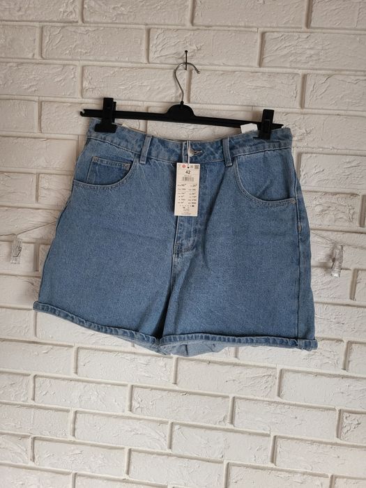 Nowe jeansowe spodenki
