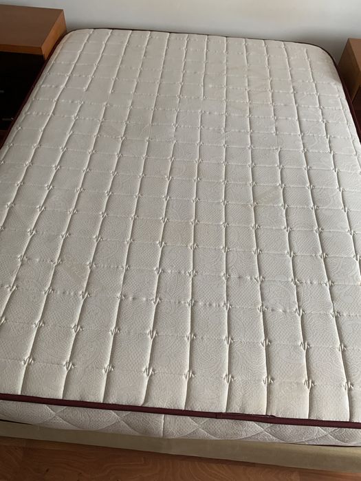 Comoda e duas mesinhas cabeceira mais sommier  colchao’ ortopedico