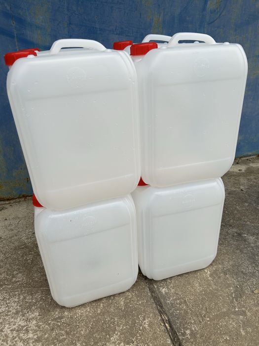 Продаються каністри 10 л.