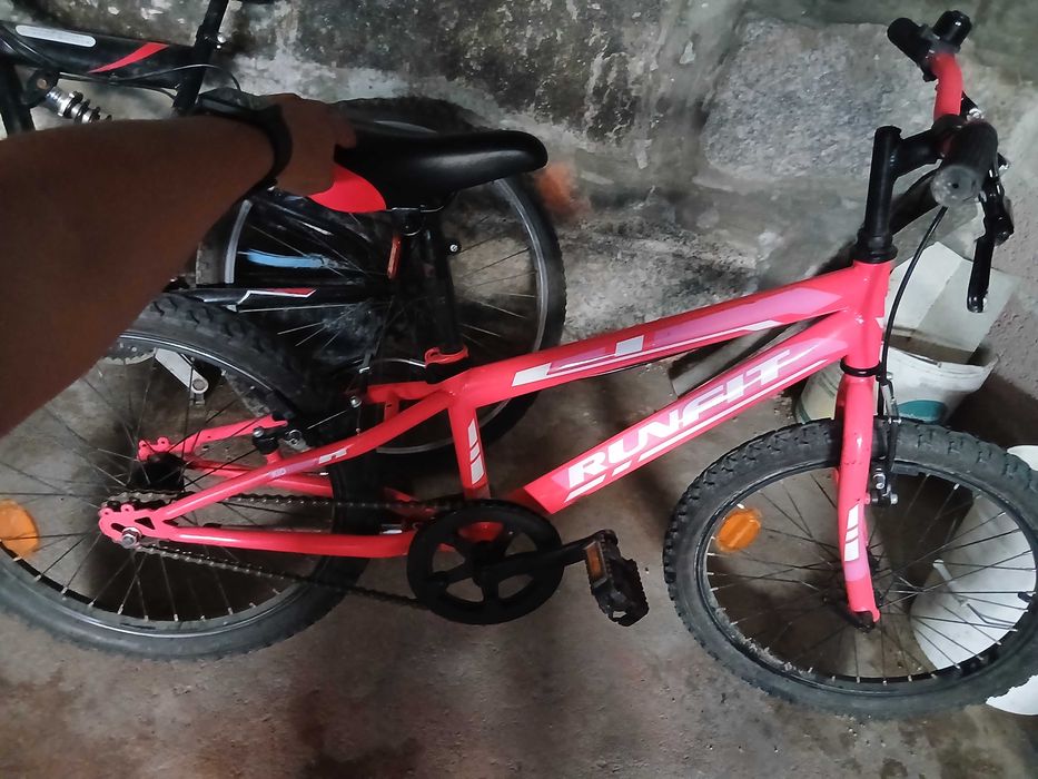 Bicicleta com pouco uso