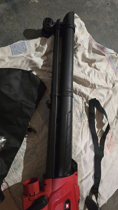 Дуйка для листя.   Повітродув-пилосос садовий Einhell