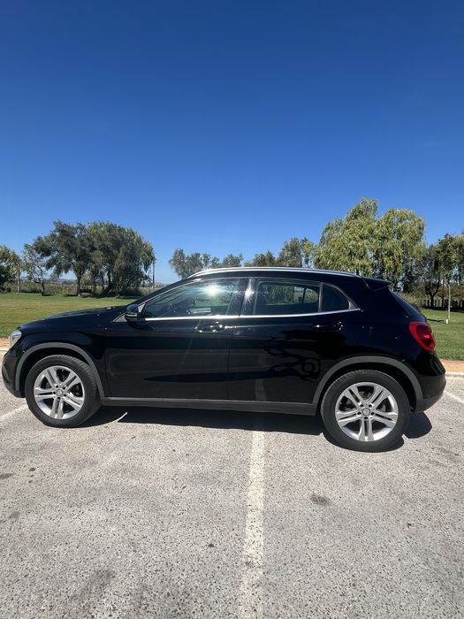 Mercedes-Benz GLA 180 DCT — photo 4