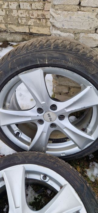 Продам комплект зимових шин з легкосплавними дисками  205 50 17