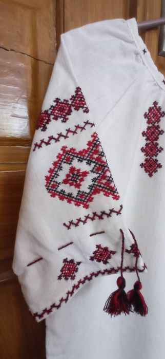 Вишита сукня для дівчинки 7-8 років