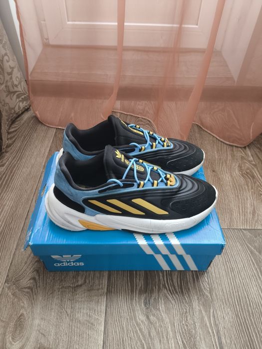 Оригинальные кроссовки Adidas Ozelia  Размер 43