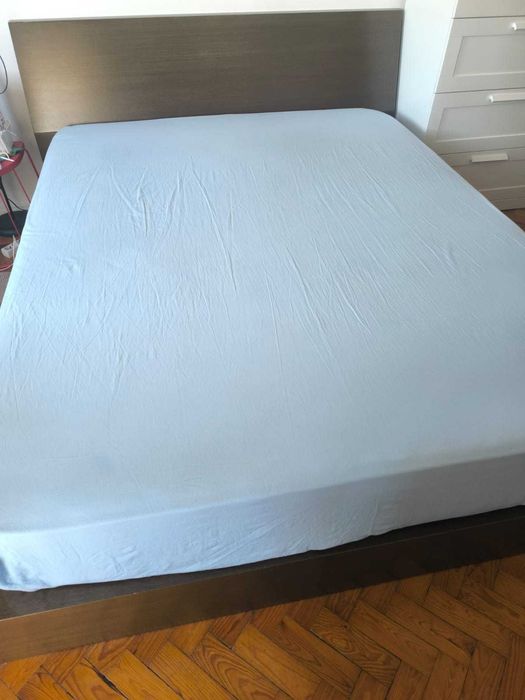 Cama de Casal com Arrumação (Estrado Elevatório)