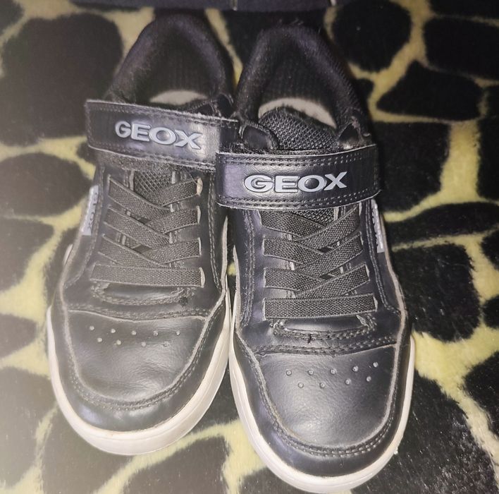 Sapatilhas GEOX de menino tamanho 30 usadas 1 vez