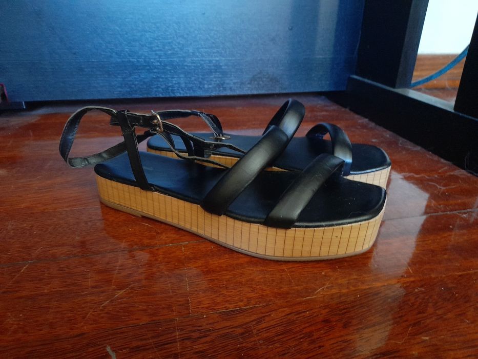 Sandálias pretas