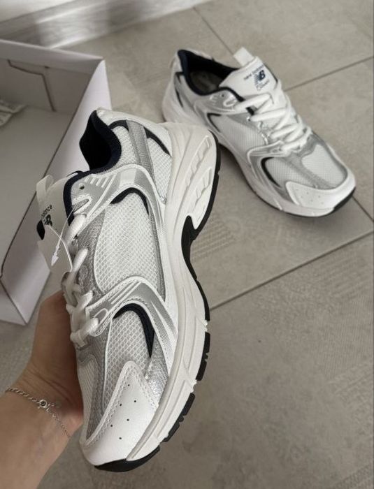 New Balance 530 White/Silver – Klasyczne Sneakersy Retro