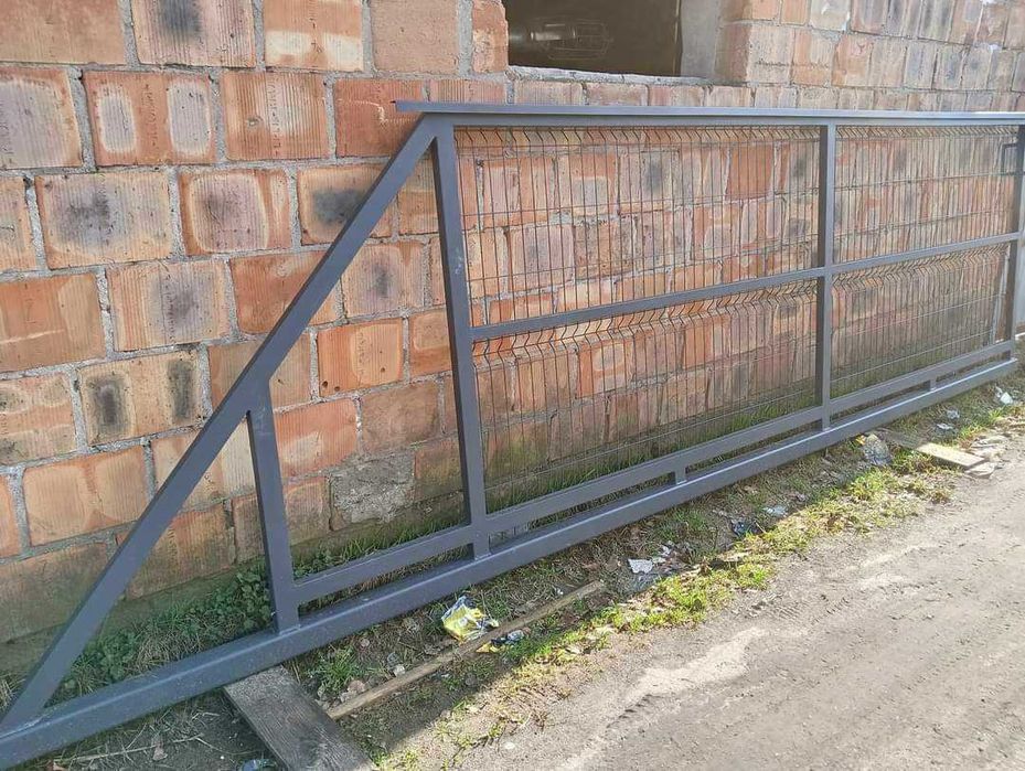 Brama grzebieniowa na lata