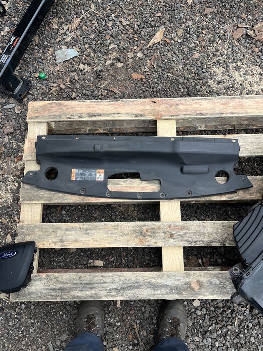 Ford Edge mk2 2015-2018 ft4b-r16613-ab накладка замка капота панелі